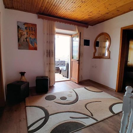 Guest House Ejona Gjirokastër Eksteriør bilde
