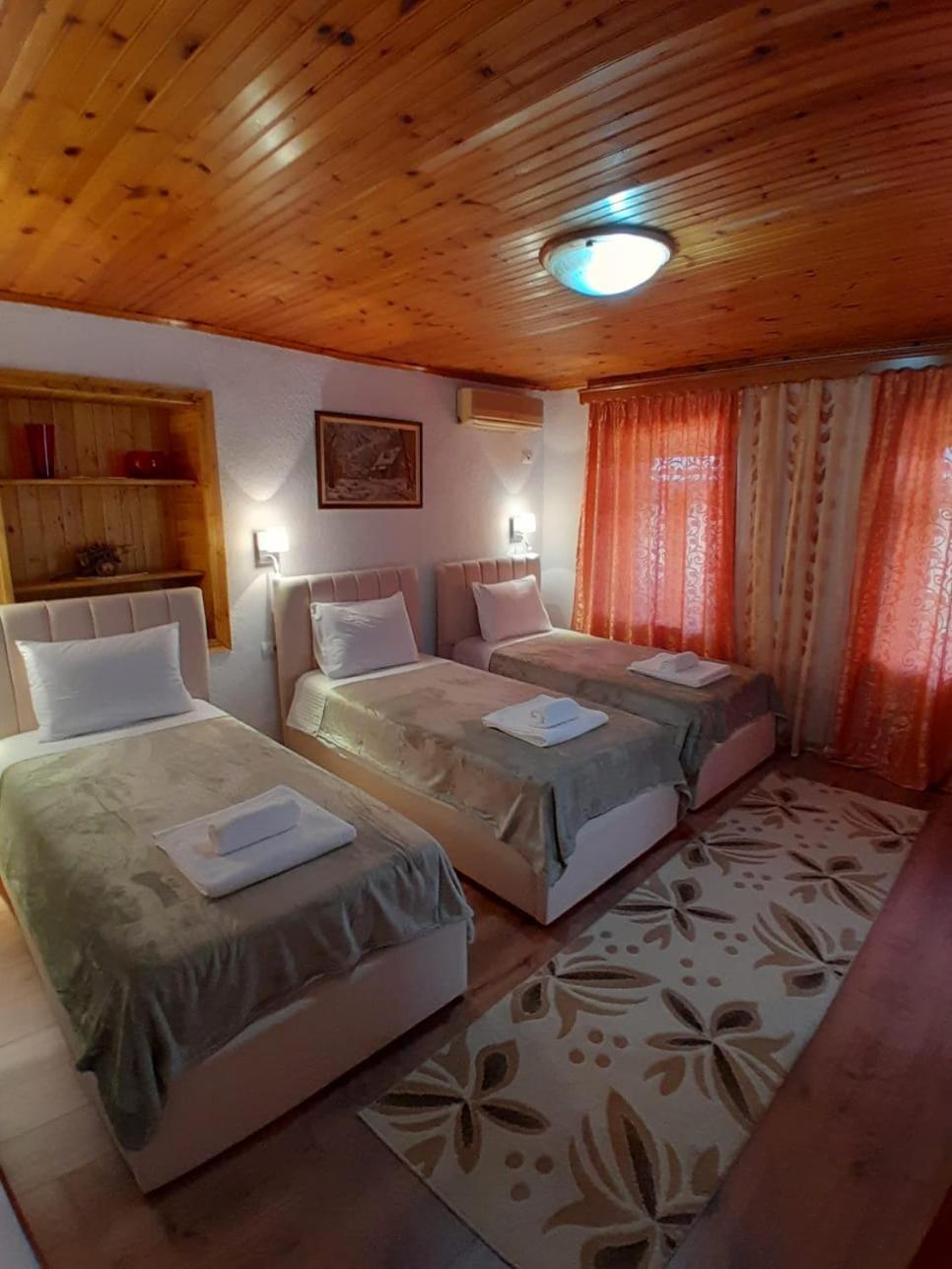 Guest House Ejona Gjirokastër Eksteriør bilde