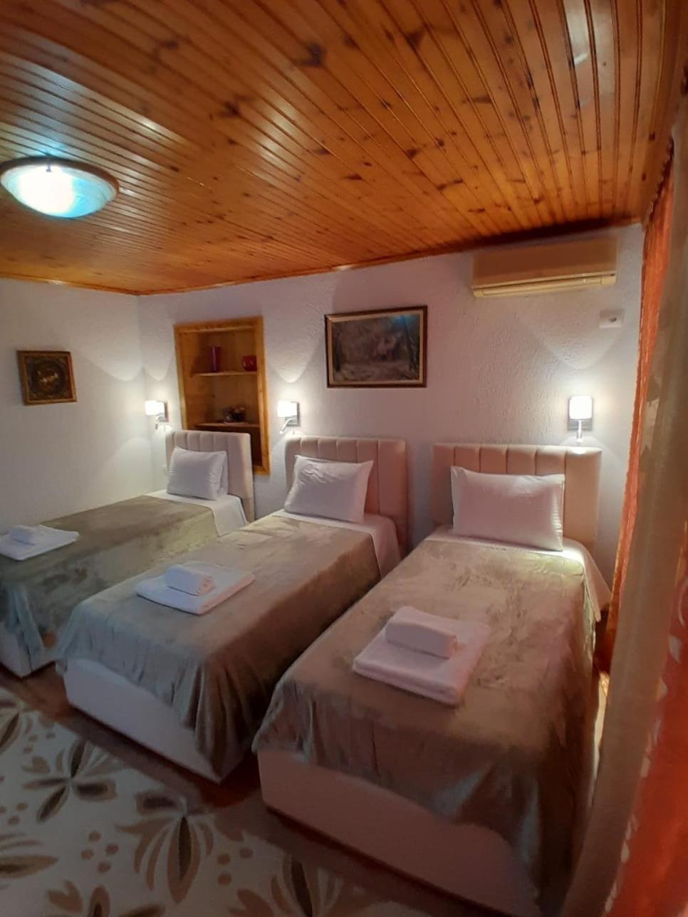 Guest House Ejona Gjirokastër Eksteriør bilde