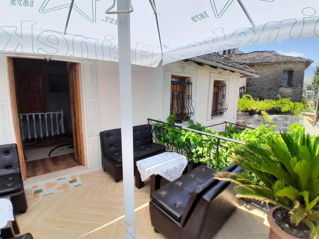 Guest House Ejona Gjirokastër Eksteriør bilde