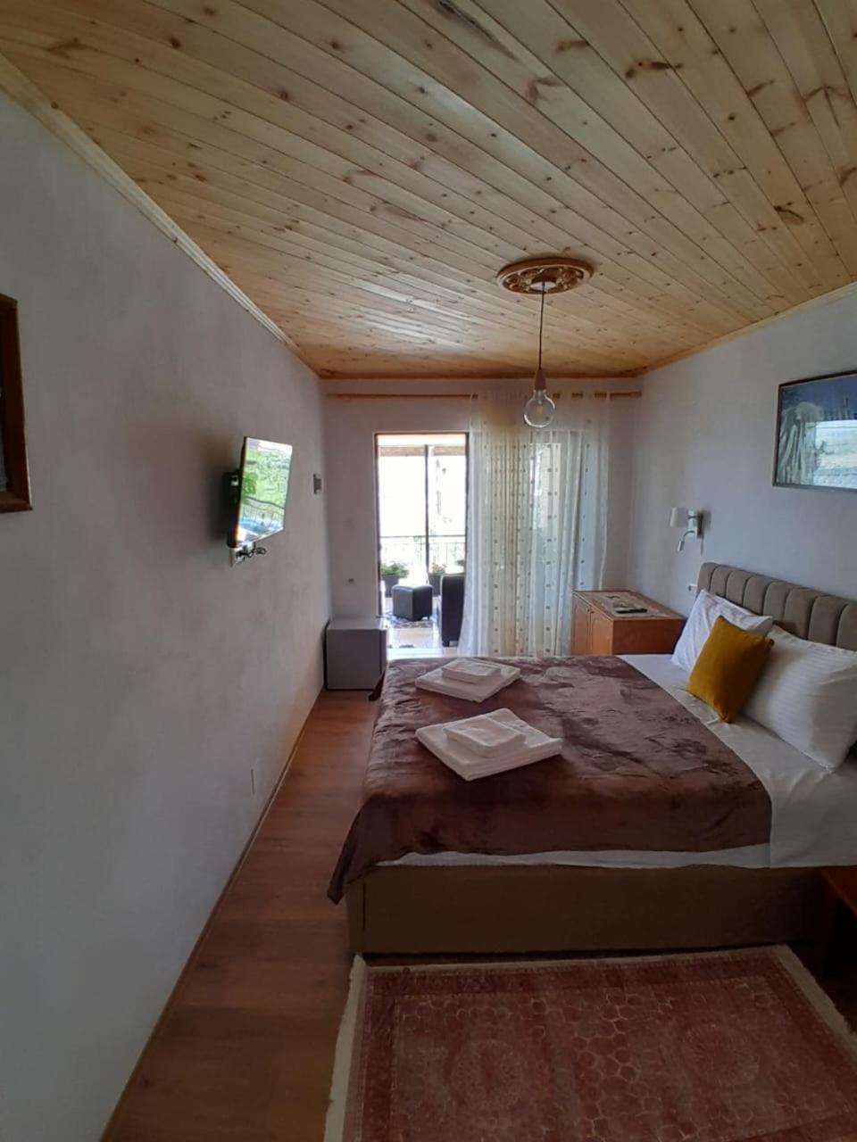 Guest House Ejona Gjirokastër Eksteriør bilde