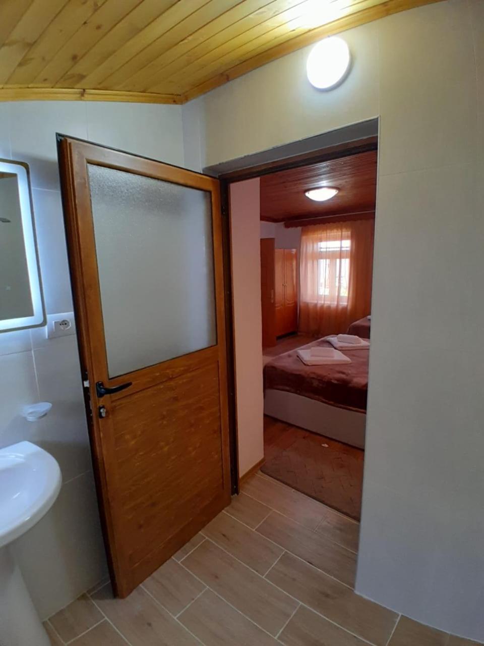 Guest House Ejona Gjirokastër Eksteriør bilde