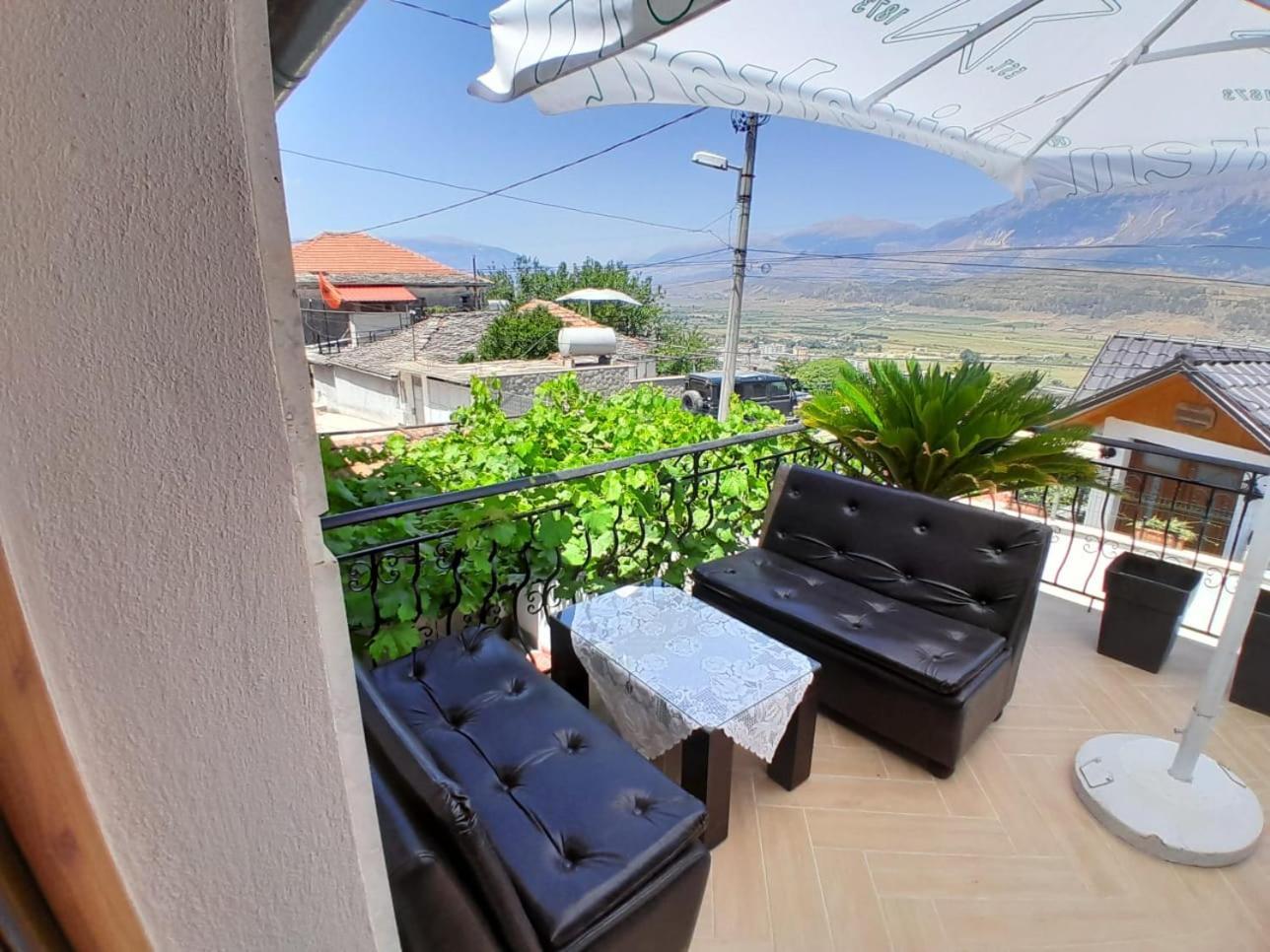 Guest House Ejona Gjirokastër Eksteriør bilde