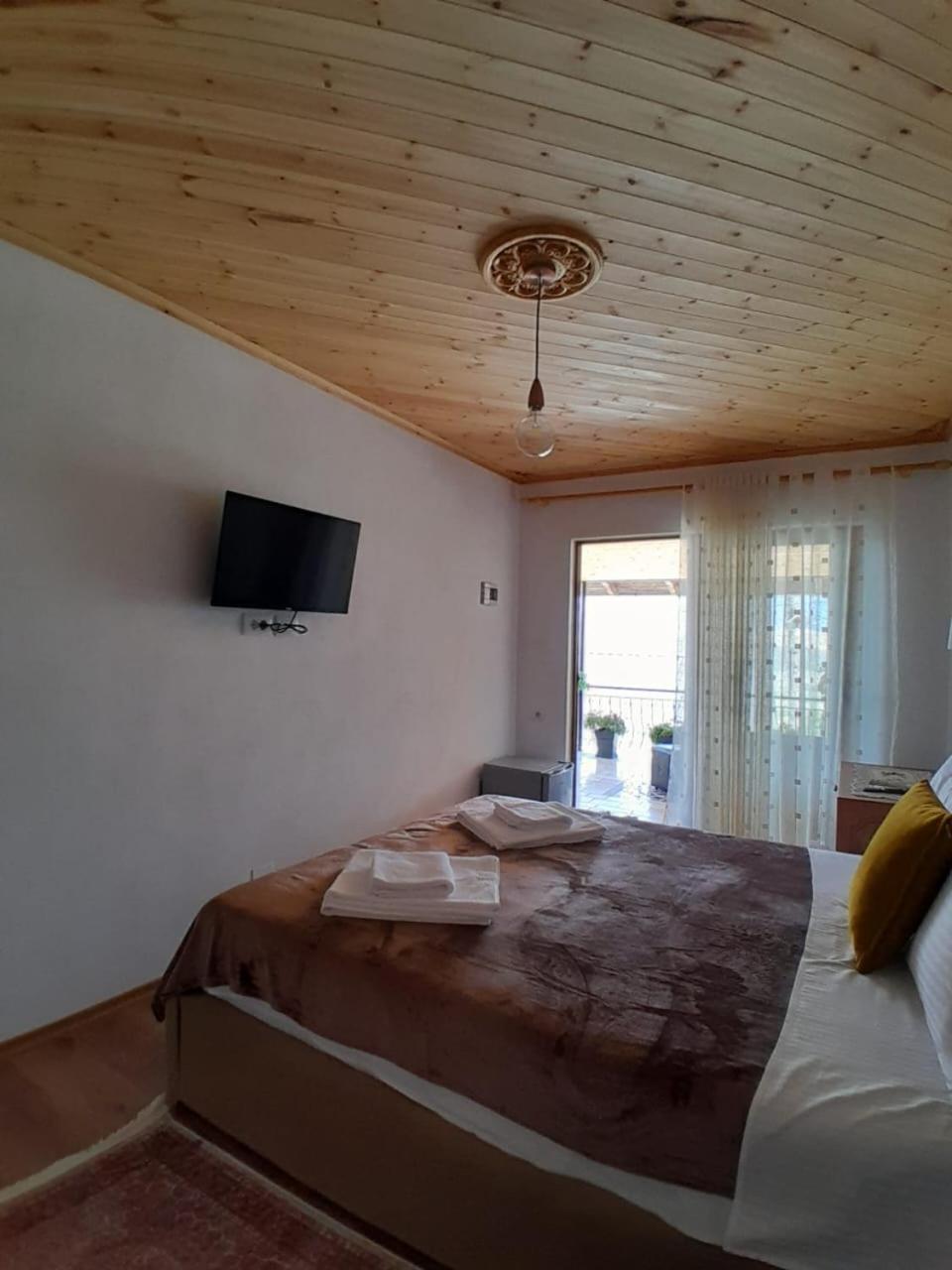 Guest House Ejona Gjirokastër Eksteriør bilde