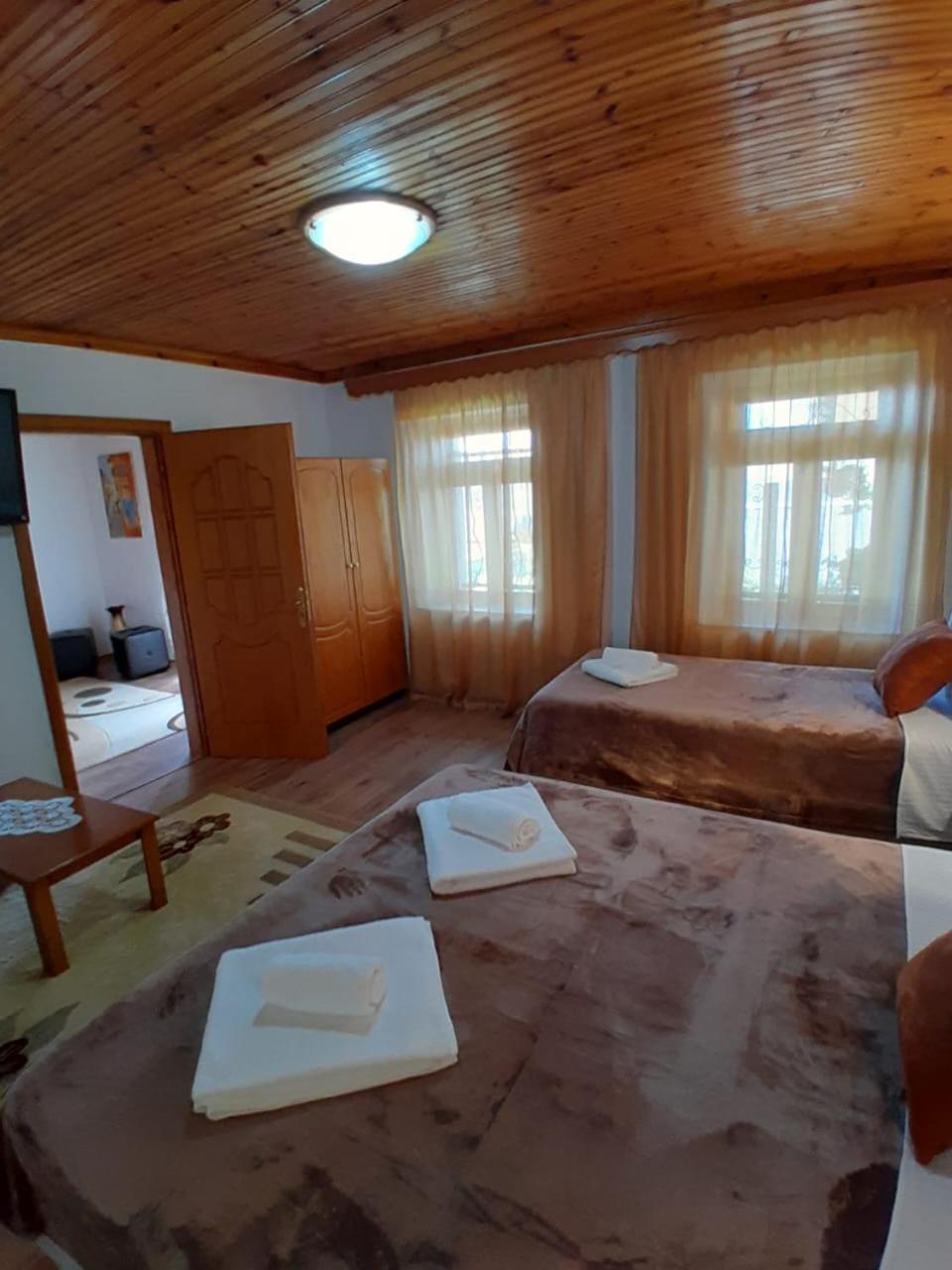 Guest House Ejona Gjirokastër Eksteriør bilde