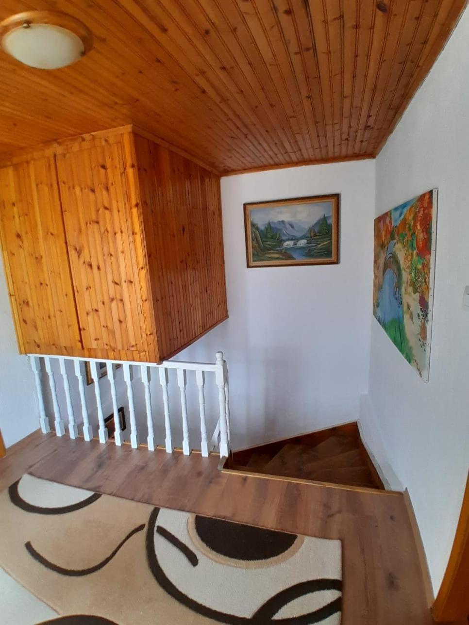 Guest House Ejona Gjirokastër Eksteriør bilde